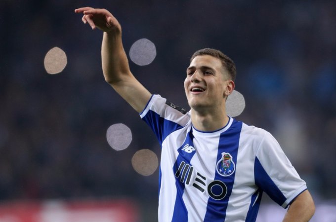 Mourinho close to first summer signing as United trigger £17.5m clause for Porto defender