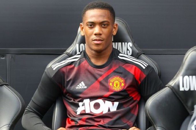 Jose Mourinho fires warning to Anthony Martial amid Chelsea transfer link