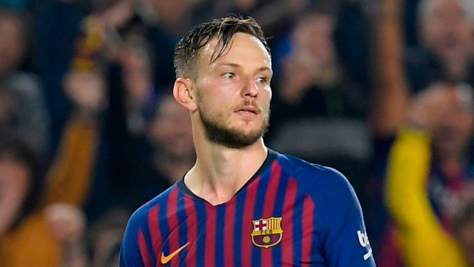 Chelsea in shock move for Rakitic as replacement for Fabregas