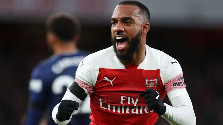 Emery hits back at Arsenal fans for booing decision to substitute Lacazette