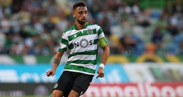 Man Utd one step away from closing Fernandes deal