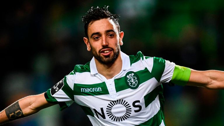Fernandes drops hint over future amid Man Utd transfer links – ‘I want to play in England’