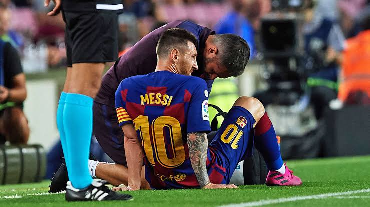 Barcelona issue update on Lionel Messi injury