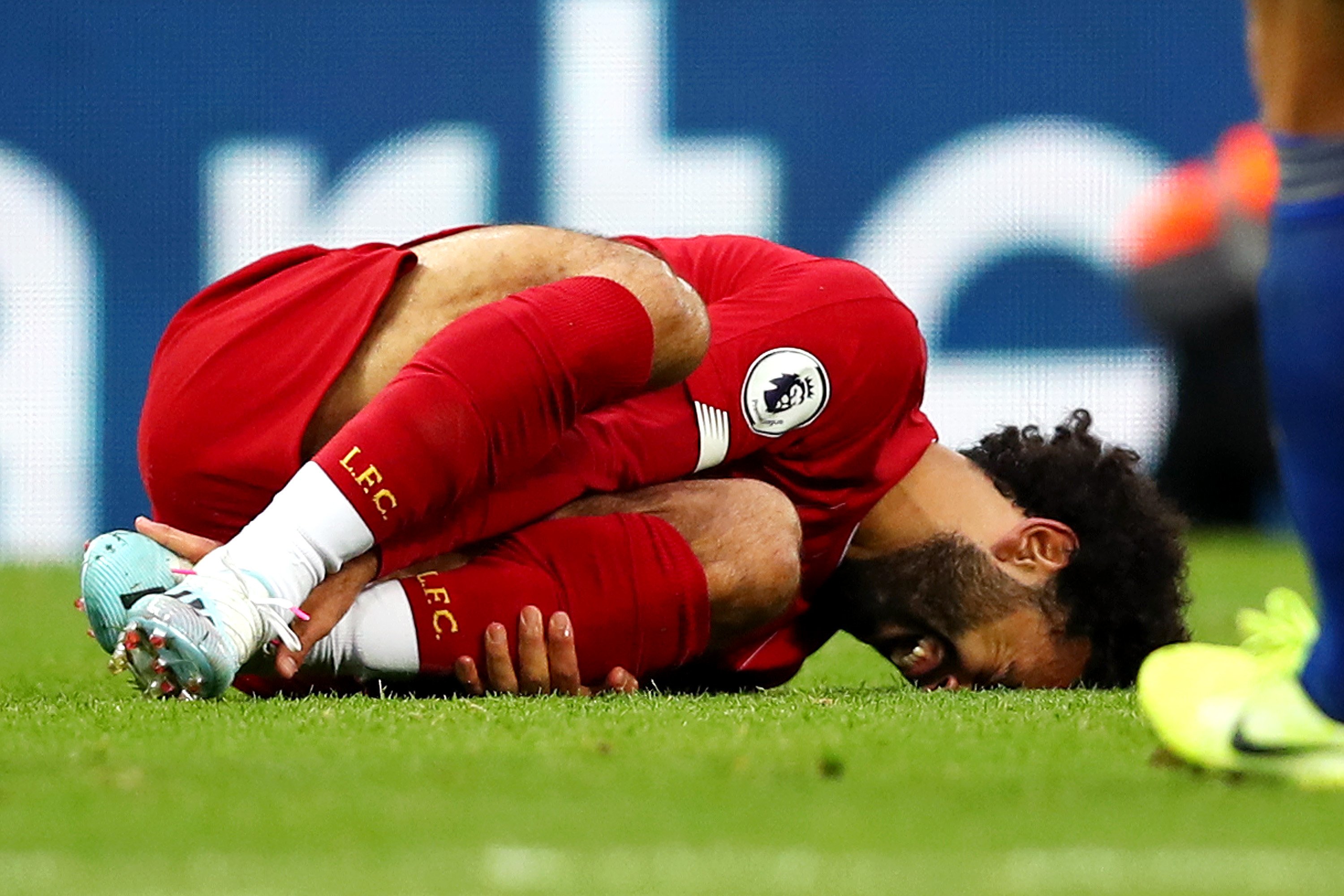 Liverpool provide injury update on Mohamed Salah after limping off against Leicester