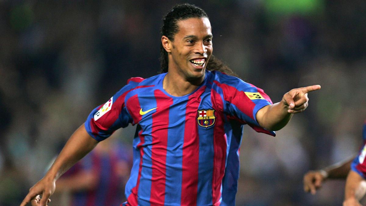 Man United almost announced Ronaldinho transfer and shirt number, reveals Paul Scholes
