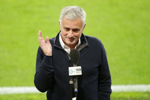 Mourinho aims sly dig at “lucky” Man Utd over top-four race