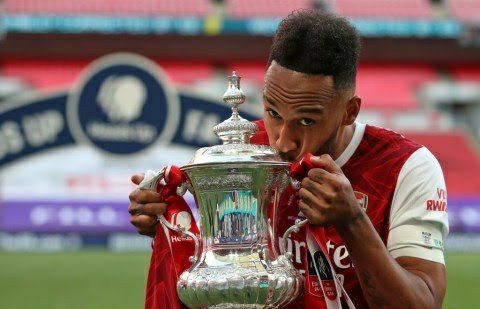 Arsenal make massive new contract offer to Aubameyang