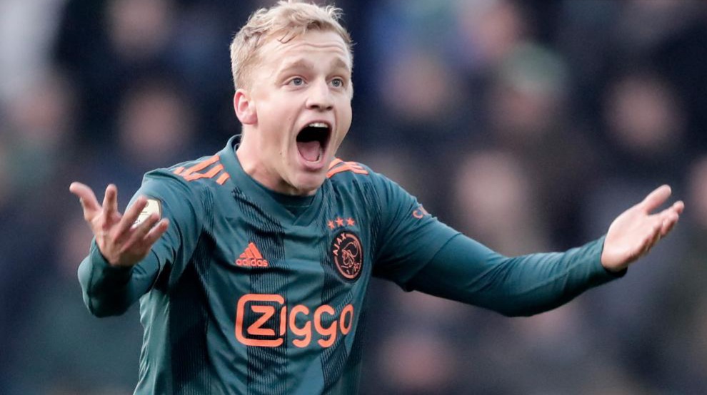 Man Utd target Donny Van de Beek left out of Ajax squad due to transfer developments
