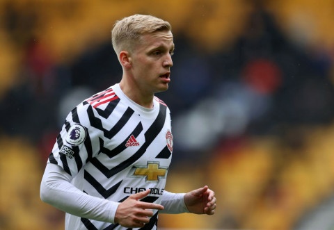 Van de Beek offered to Barcelona with Man Utd star eager to join La Liga giants