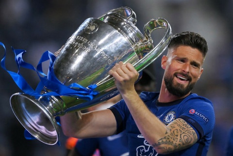 Olivier Giroud finally agrees deal to leave Chelsea