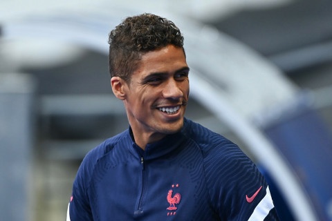 Real Madrid give Raphael Varane approval to join Man Utd