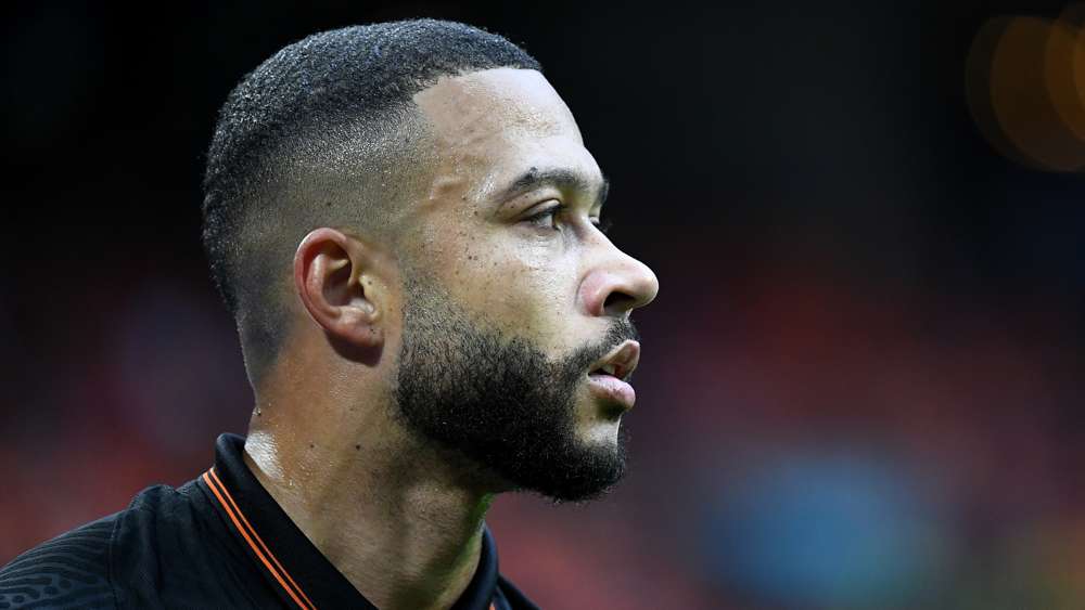 Barcelona cut Memphis Depay's salary only three weeks after arrival