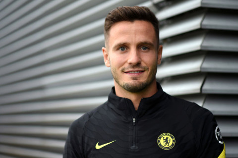 Gary Neville makes Saul Niguez prediction after Chelsea move