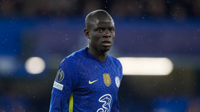 Chelsea to make Kante available for reduced price with Man Utd considering move