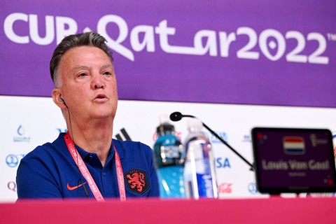Louis van Gaal hits back at Depay over Cody Gakpo request