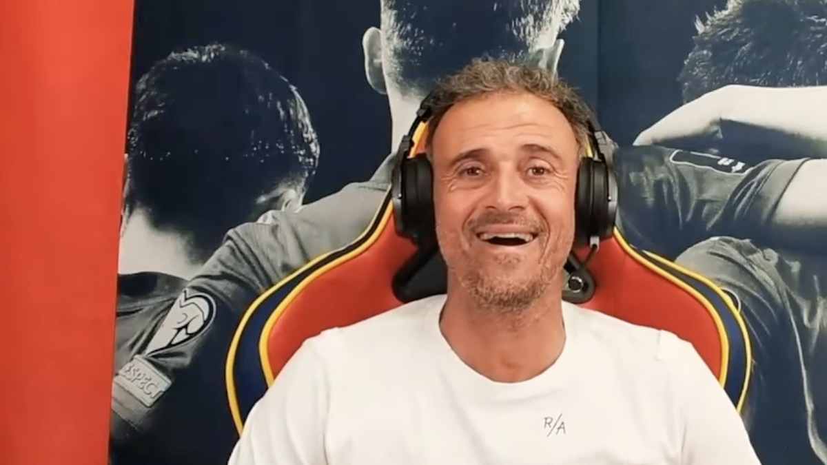 Luis Enrique rules on footballers & sex as Chelsea players set to receive orgy ban