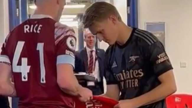Declan Rice picks up signed Arsenal shirt from Odegaard amid transfer rumours