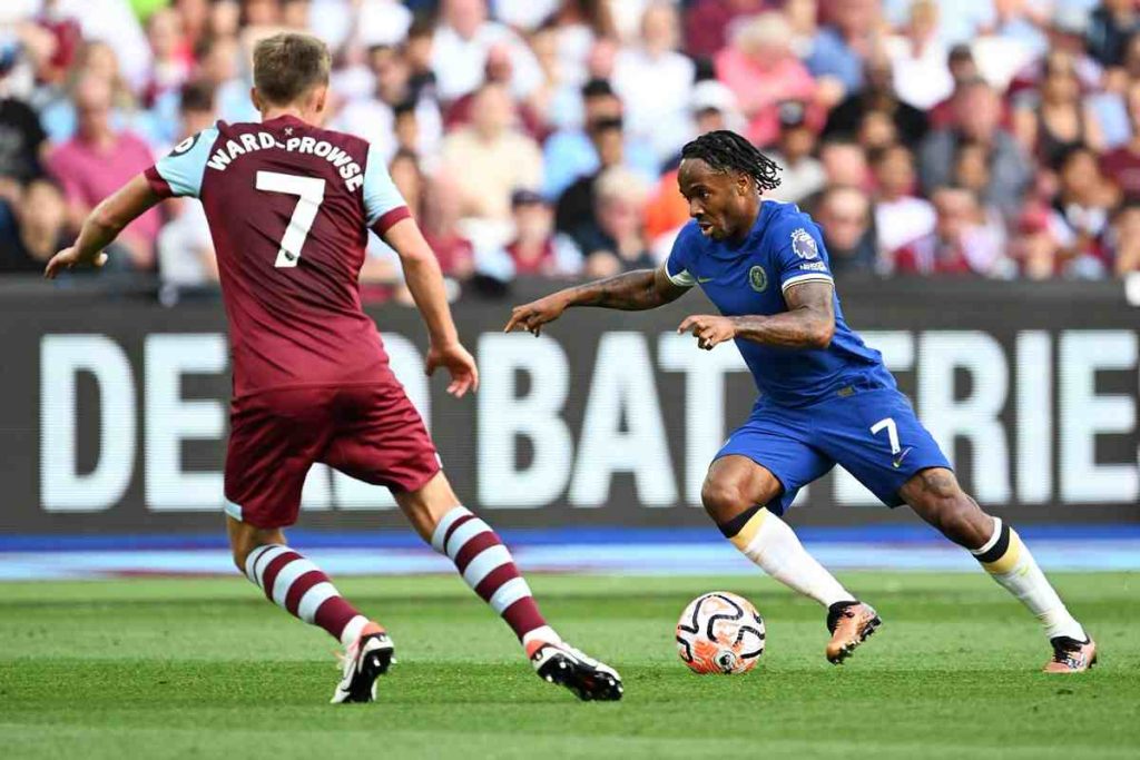 Sterling & Ashley Cole identify same problem that could “haunt” Chelsea