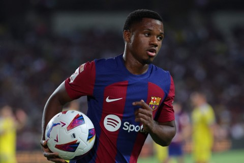 Barcelona star Ansu Fati considers late offer from Chelsea