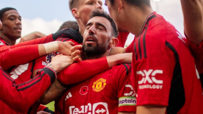 Ten Hag lashes out at Roy Keane over Bruno Fernandes criticism after Fulham win