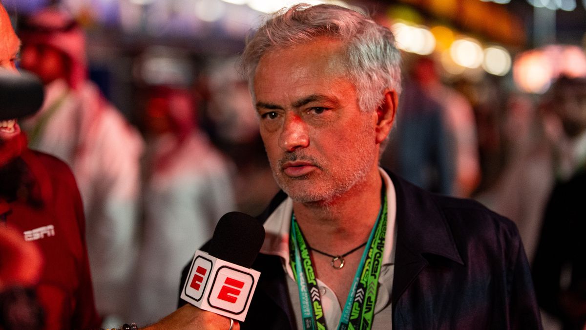 Jose Mourinho takes aim at Mikel Arteta & questions his style at Arsenal