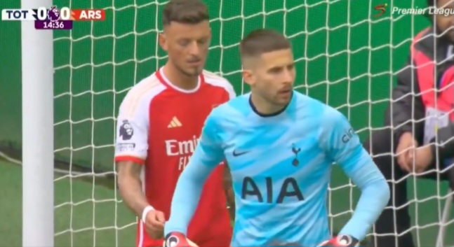 Arsenal star caught trying to loosen Vicario’s gloves before Hojbjerg goal