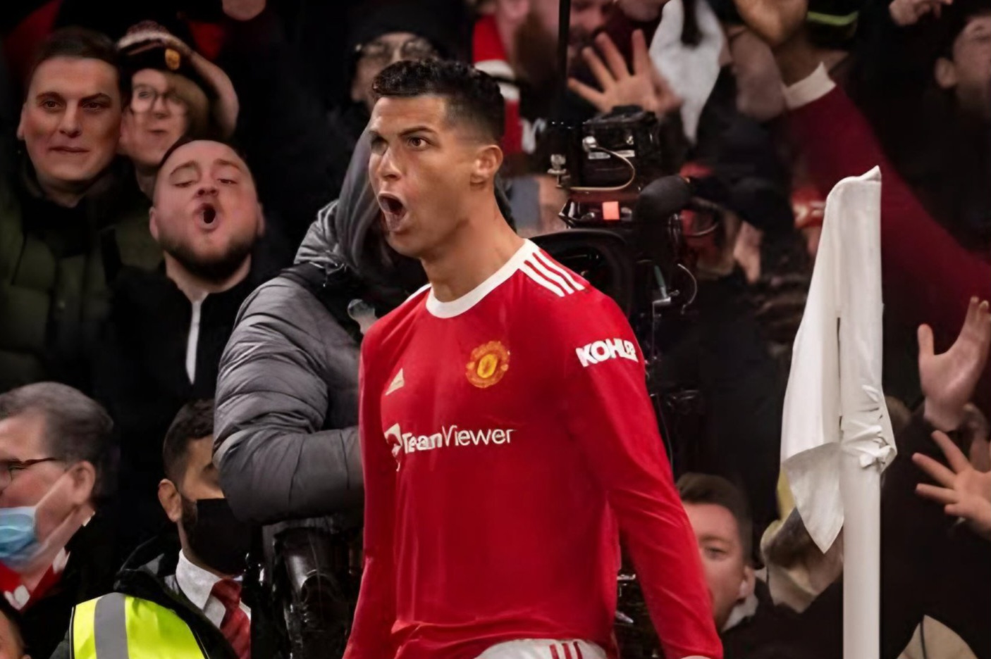 REVEALED: Man Utd star agreed contract to sit on bench because of Ronaldo