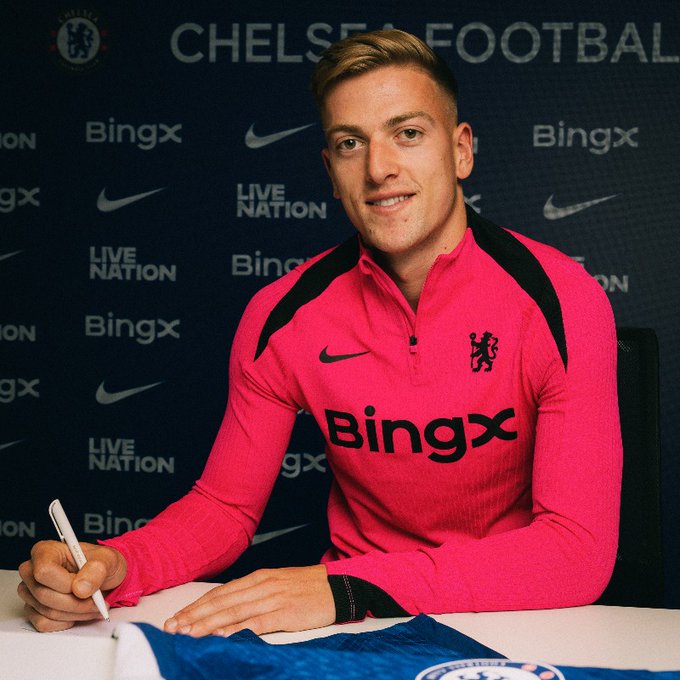 Chelsea confirm Liam Delap shirt number with controversial choice after £30m transfer