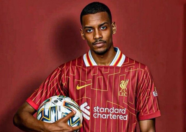 Alexander Isak sends message to Newcastle teammates ahead of Liverpool move